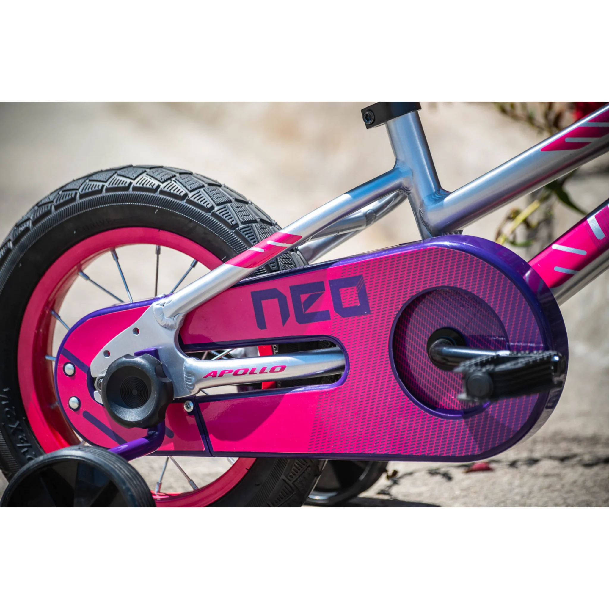 Apollo Neo 12" Kids Bike Brushed Alloy/Purple/Pink - Image 2