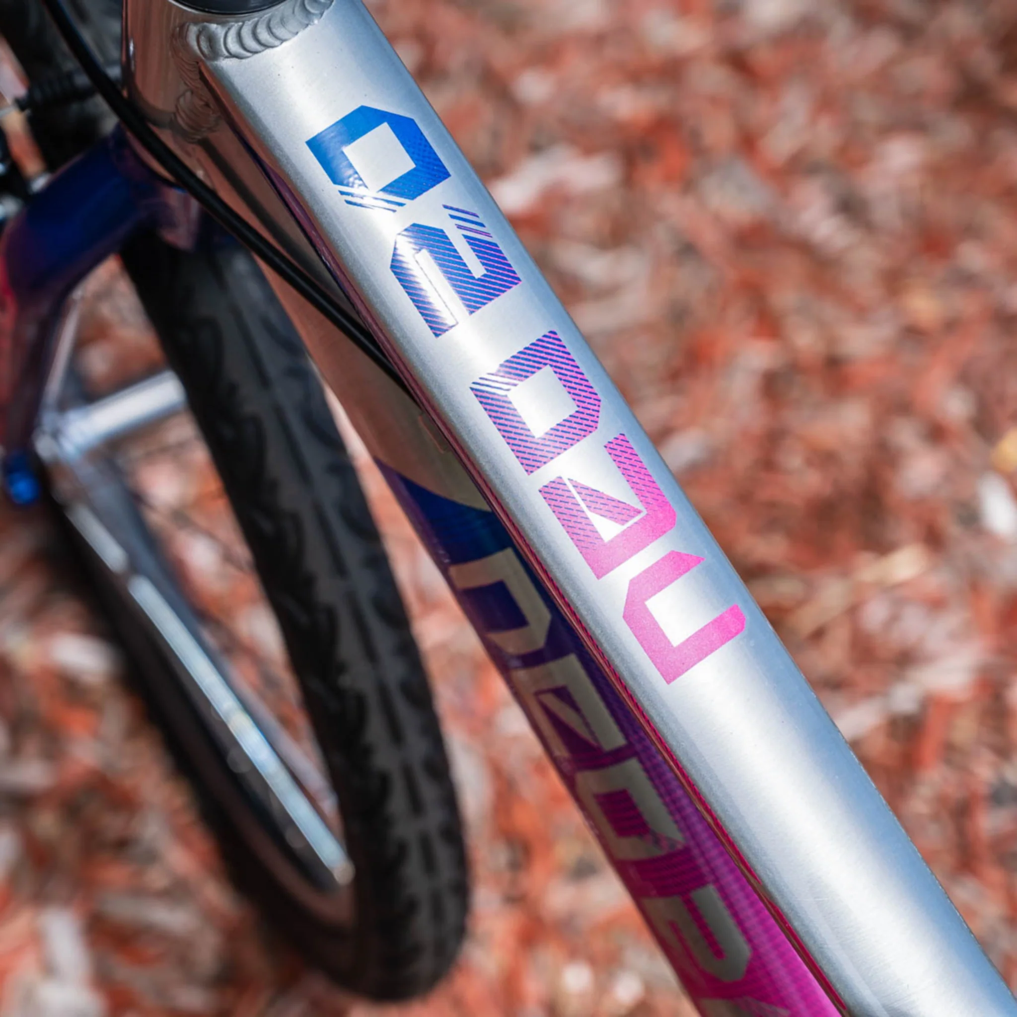Apollo Neo 20" Kids Bike 6-Speed Brushed Alloy/Navy/Pink - Image 5