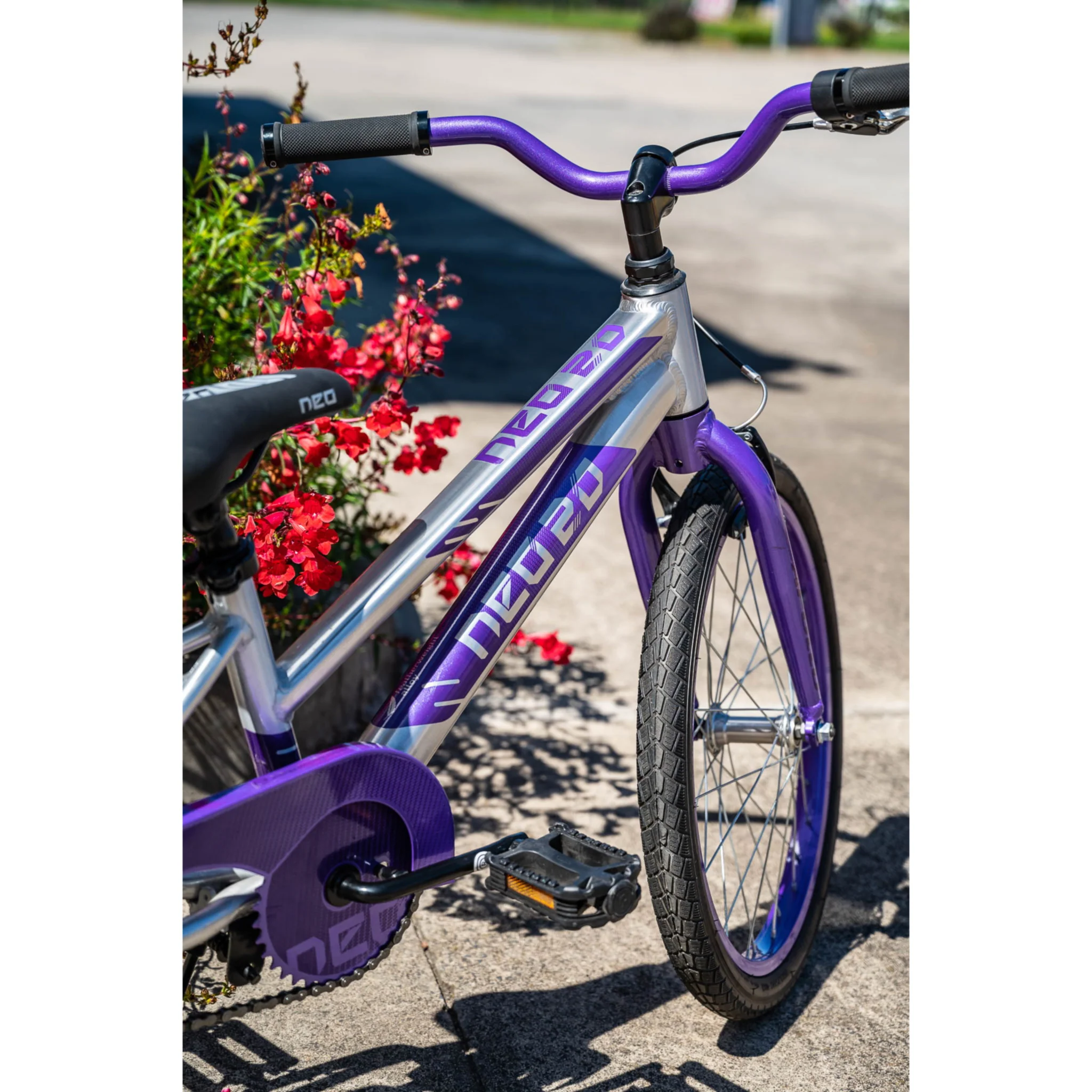 Apollo Neo 20" Kids Bike Brushed Alloy/Lavender/Purple - Image 3