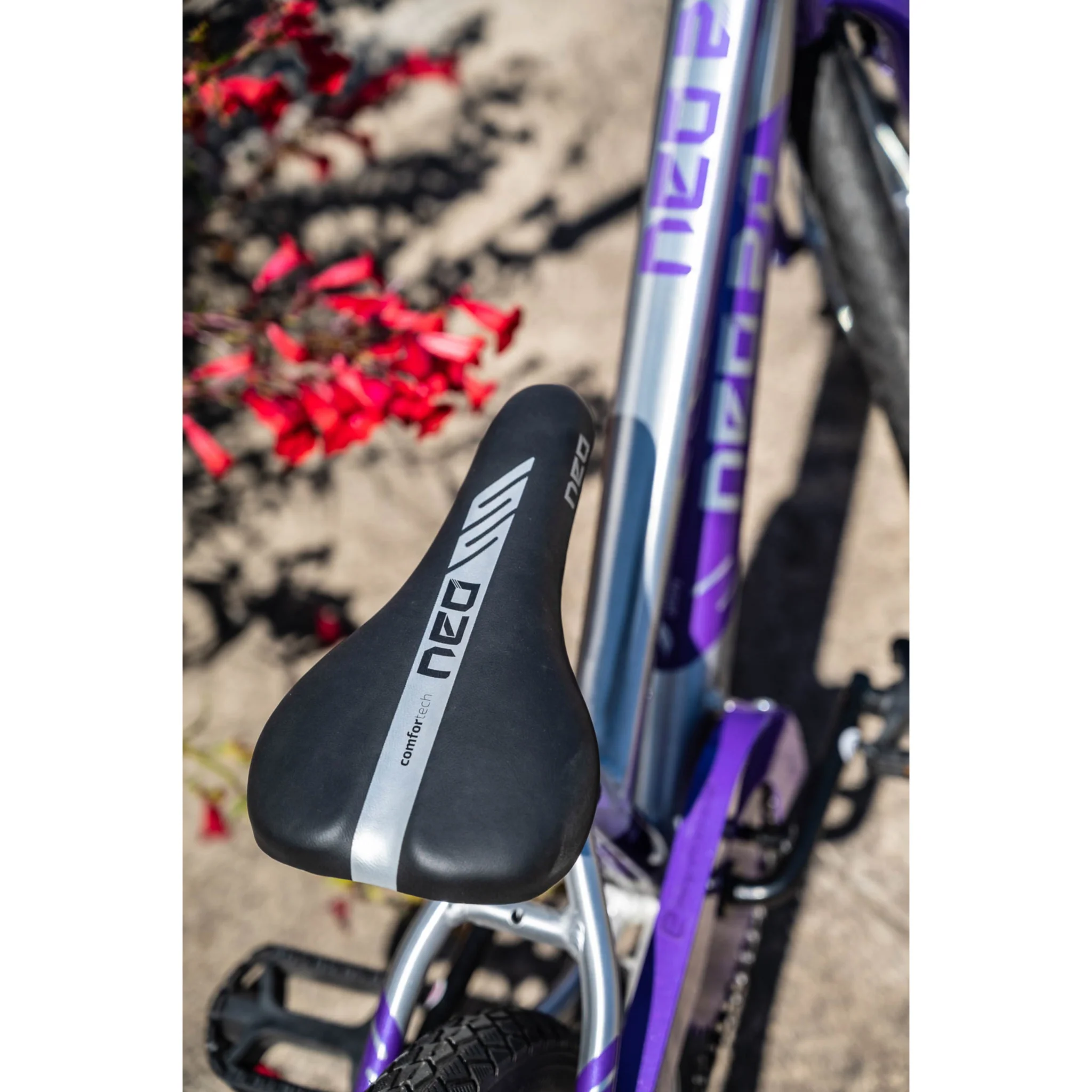 Apollo Neo 20" Kids Bike Brushed Alloy/Lavender/Purple - Image 4