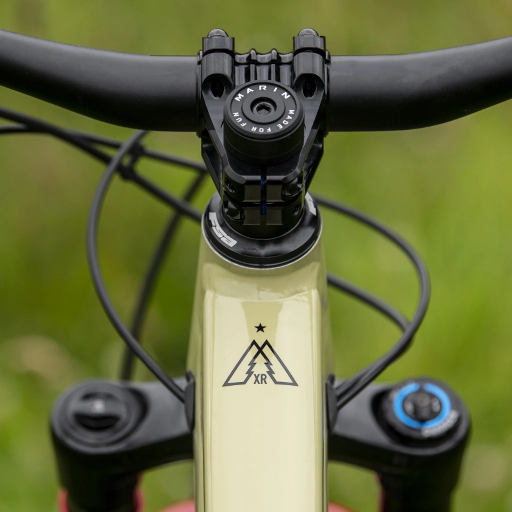 Marin Alpine Trail XR Enduro Bike Tan/Black/Red - Image 7