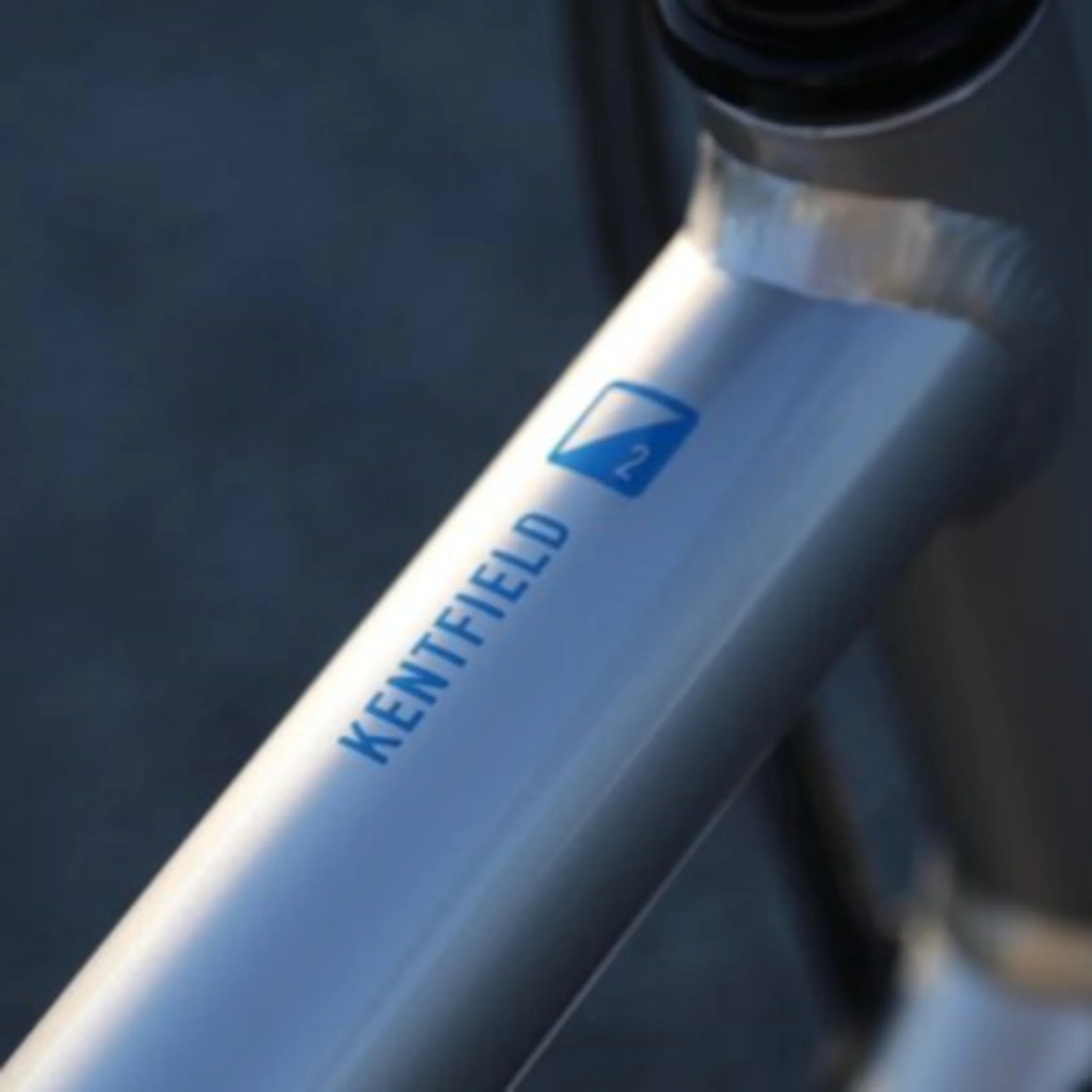 Marin Kentfield 2 Hybrid Bike Chrome/Blue - Image 5