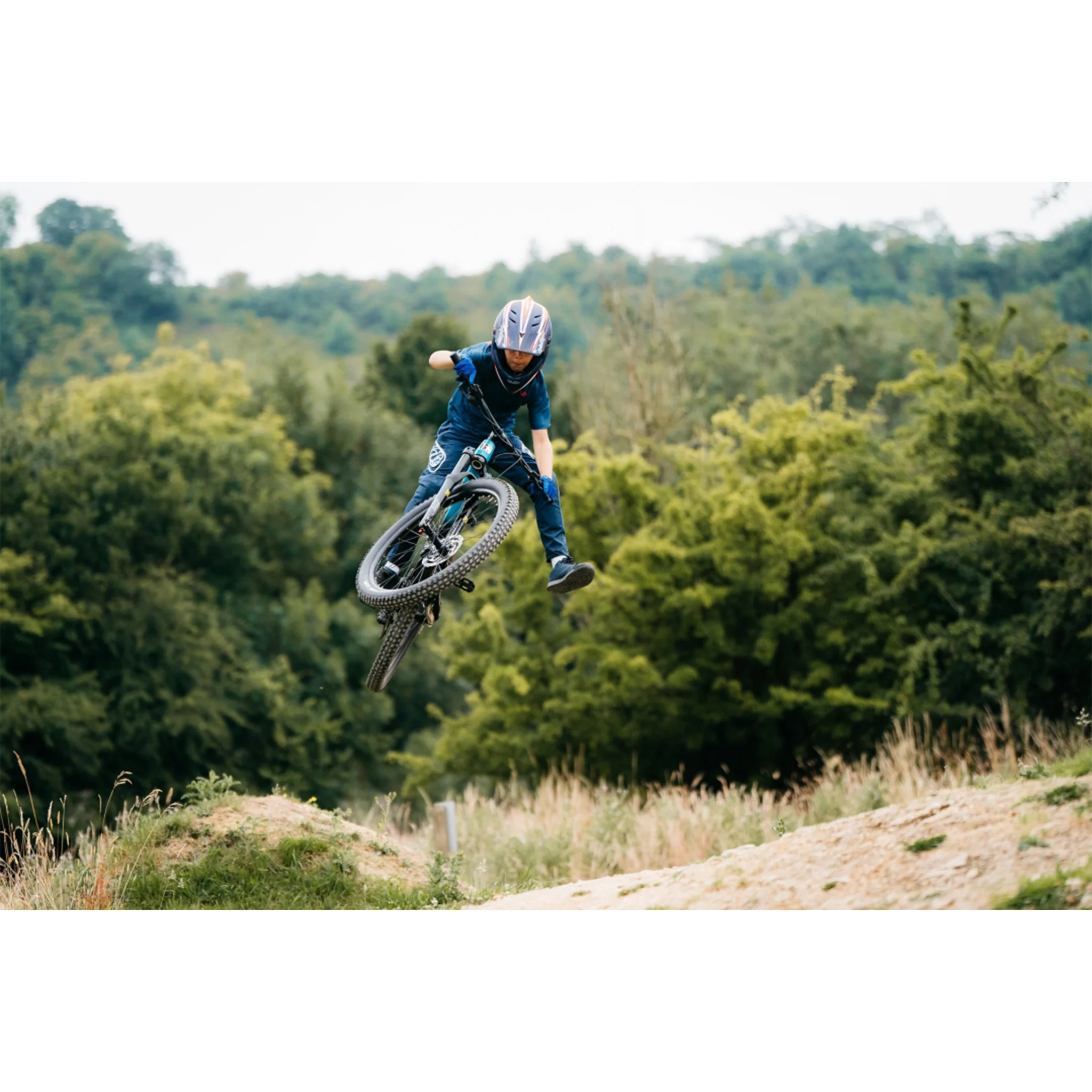 Marin Rift Zone Junior 26" Kids Mountain Bike Teal Black - Image 5