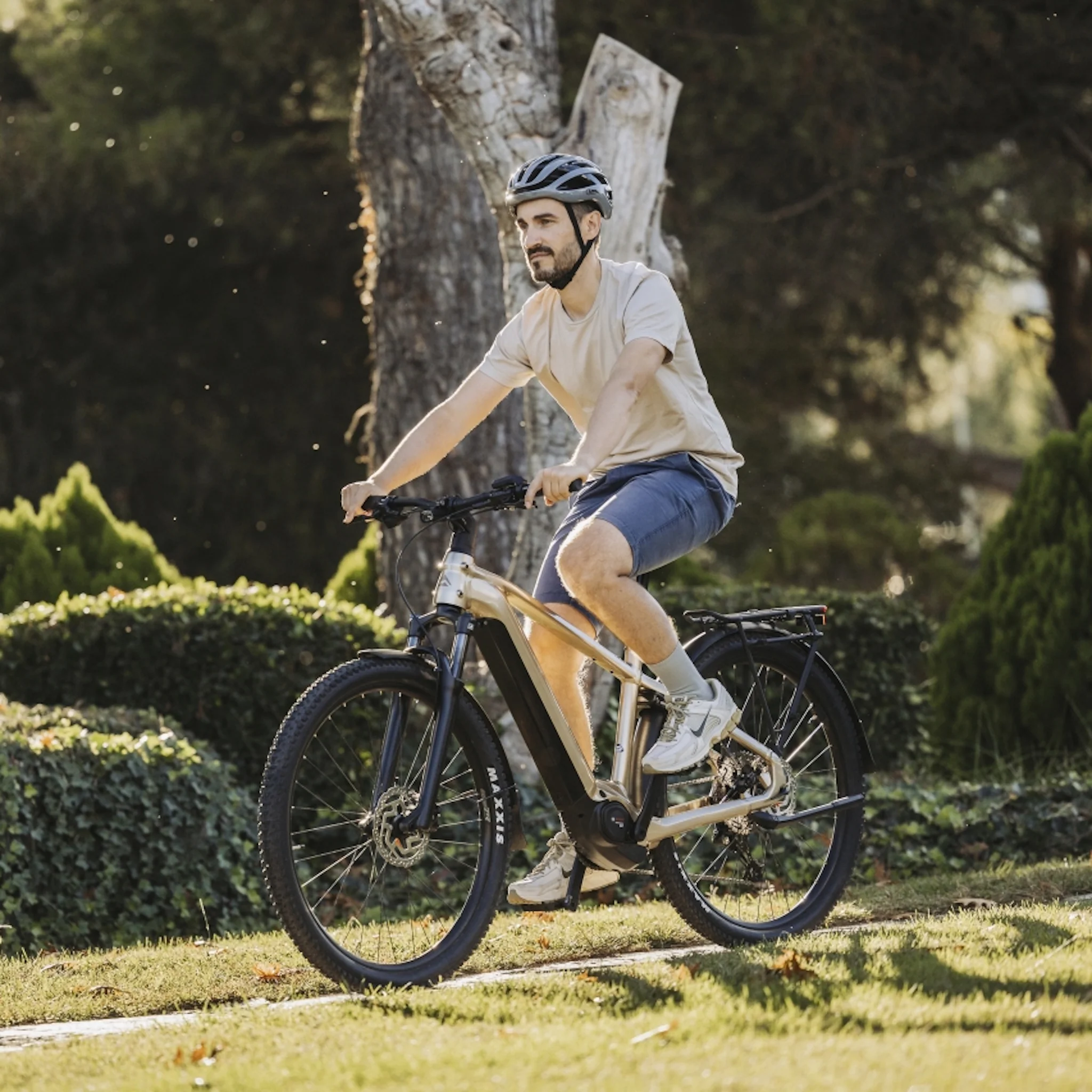 Merida eFloat CC 500 EQ Electric Hybrid Bike High Cream/Brown - Image 3