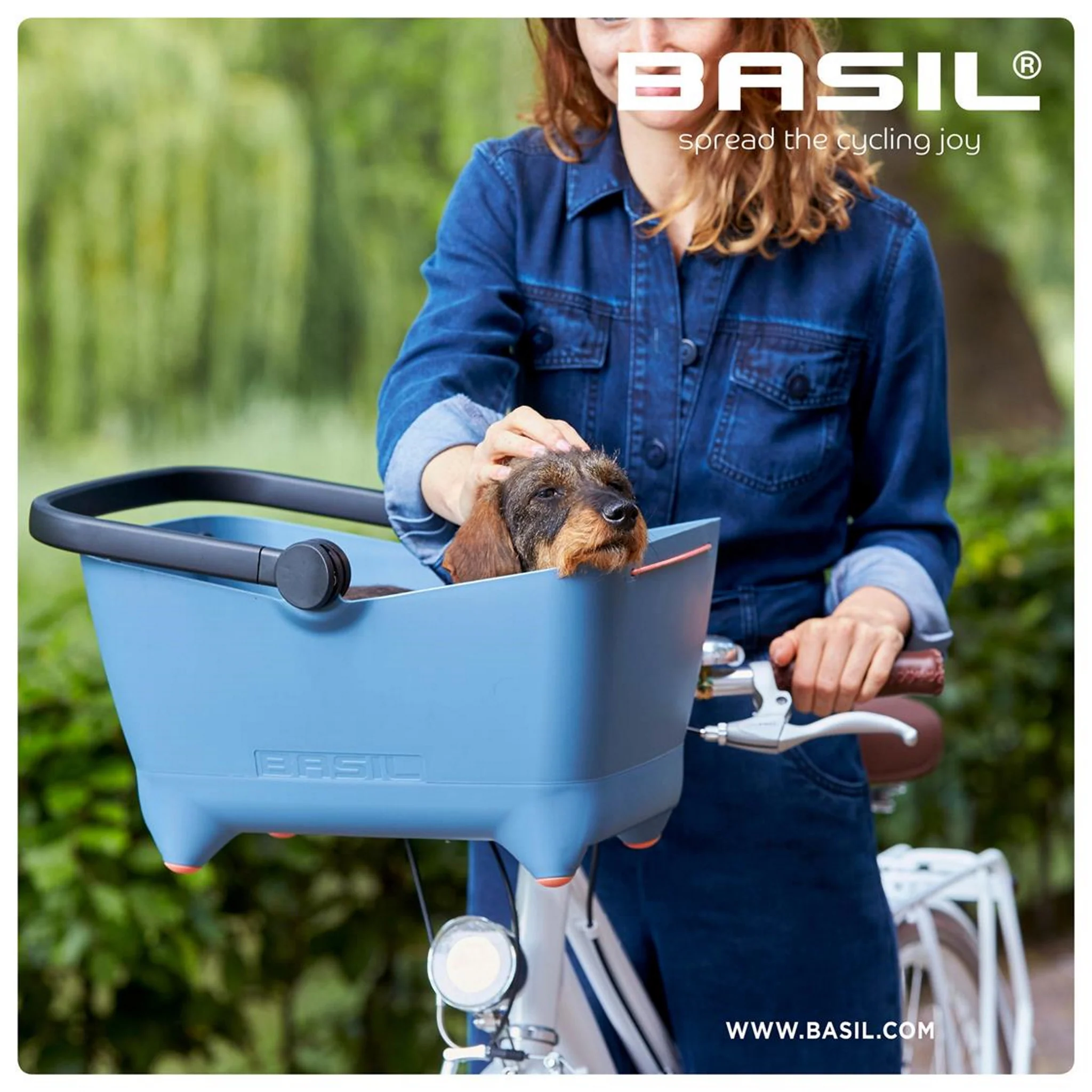 Basil Buddy Bicycle Basket For Dogs Biscotti Brown (MIK fittings included) - Image 2