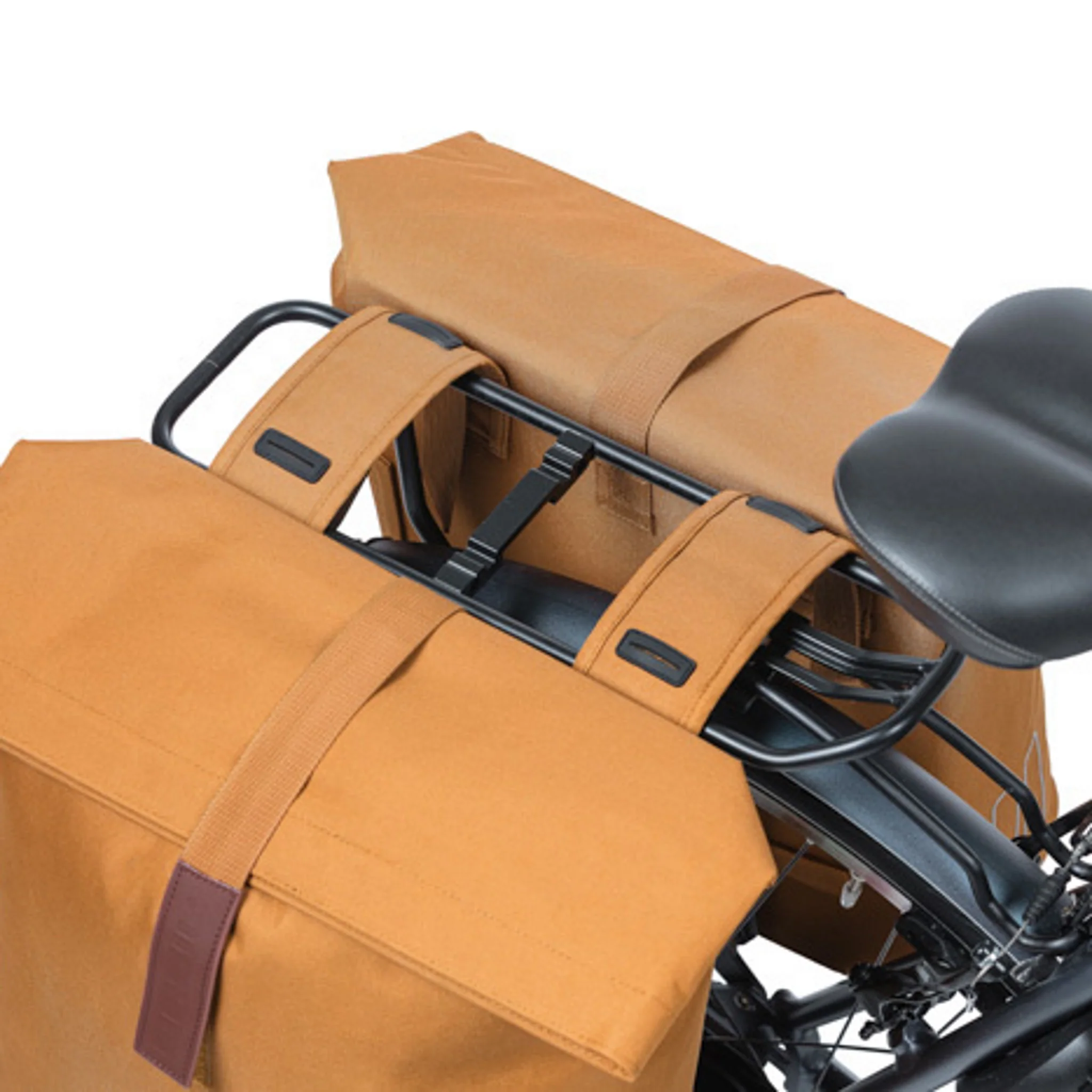 Basil City Double Bag 28-32L Camel Brown - Image 4