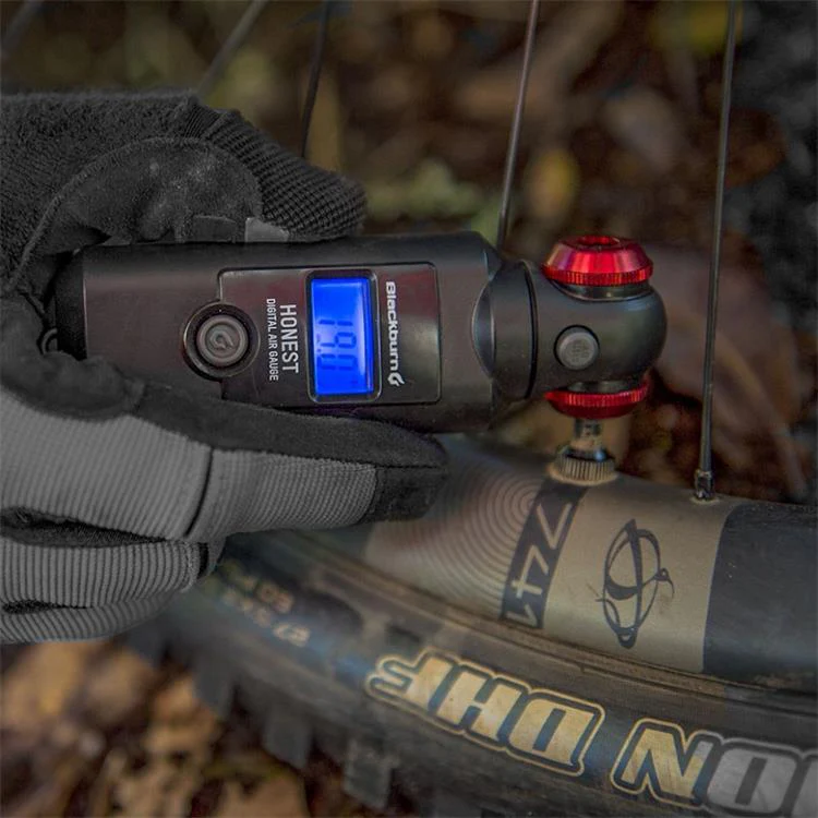 Blackburn Honest Digital Tyre Pressure Gauge - Image 2