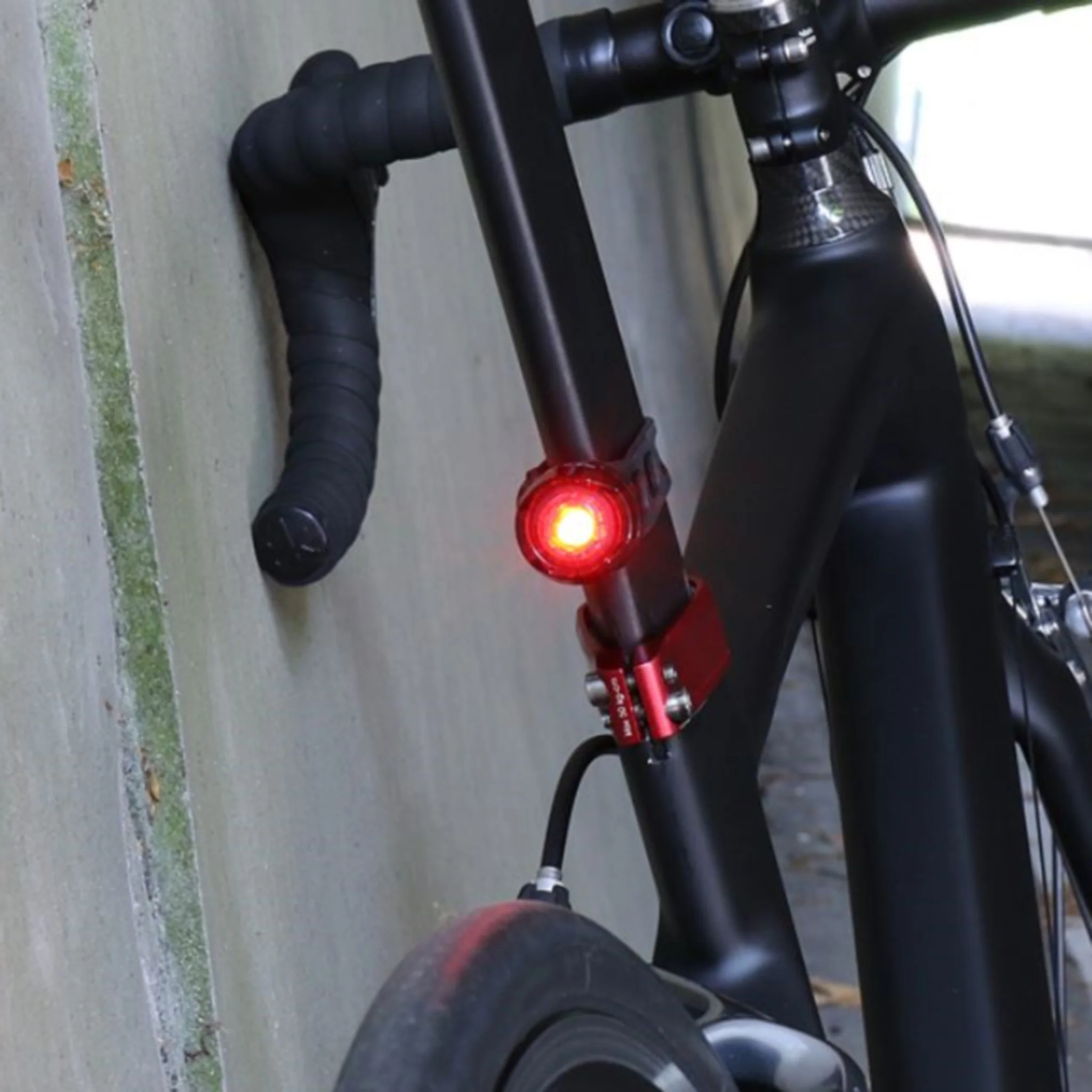 Cateye Orb Rear Light - Image 2