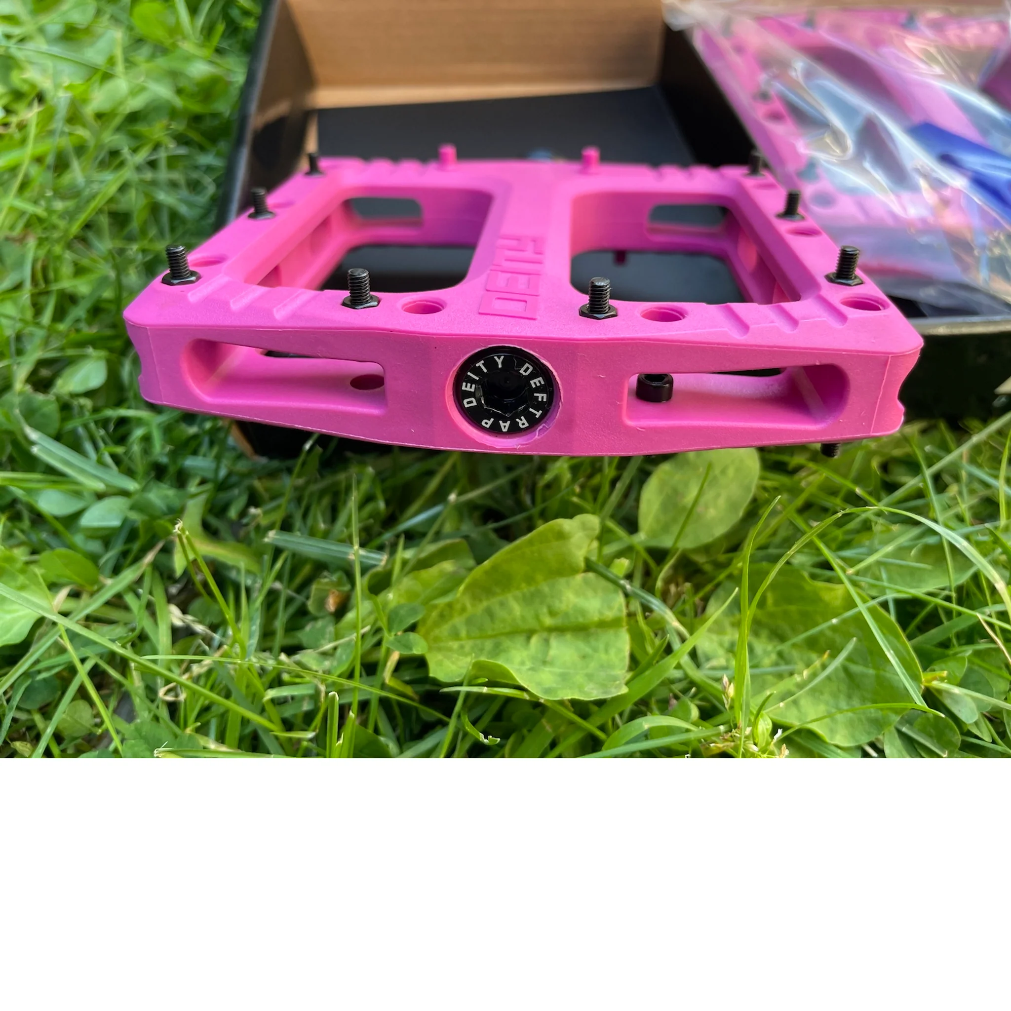 Deity Deftrap Pedals - Pink - Image 2