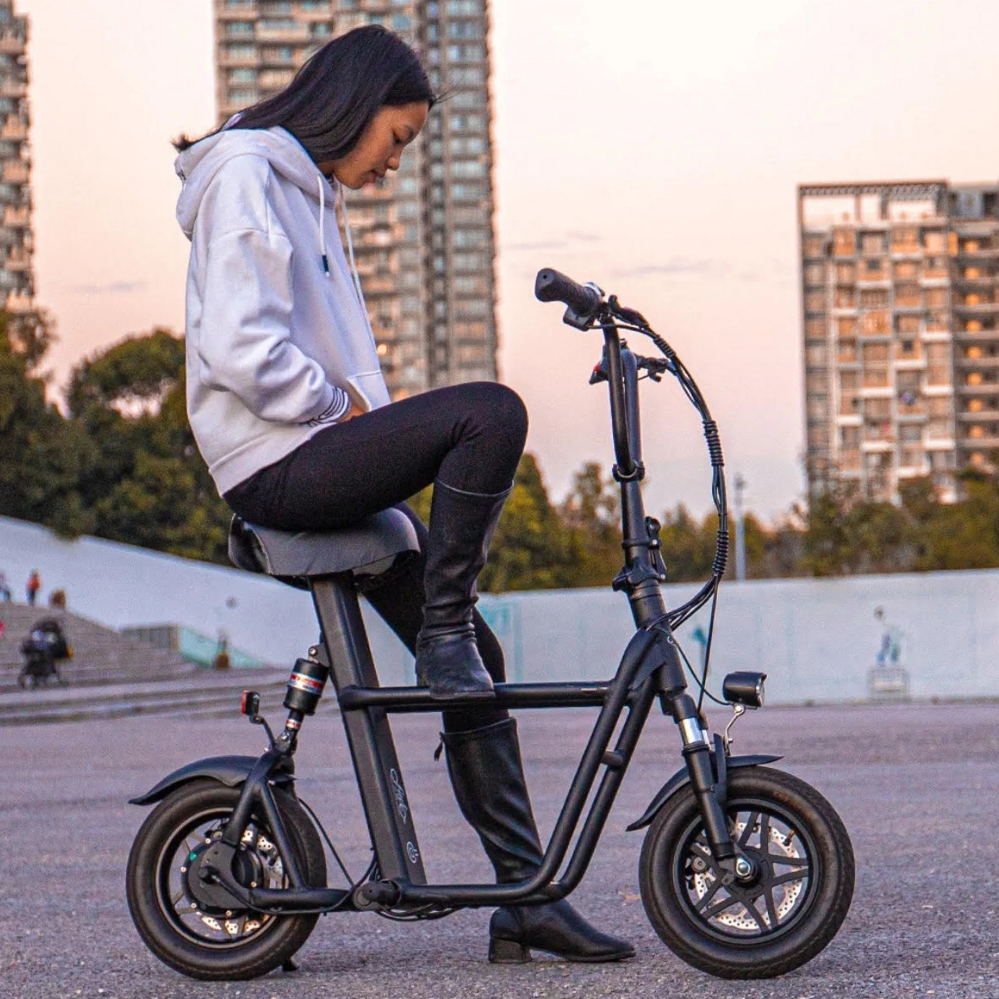 Fiido Q1S Cargo Seated Electric Scooter - Image 2