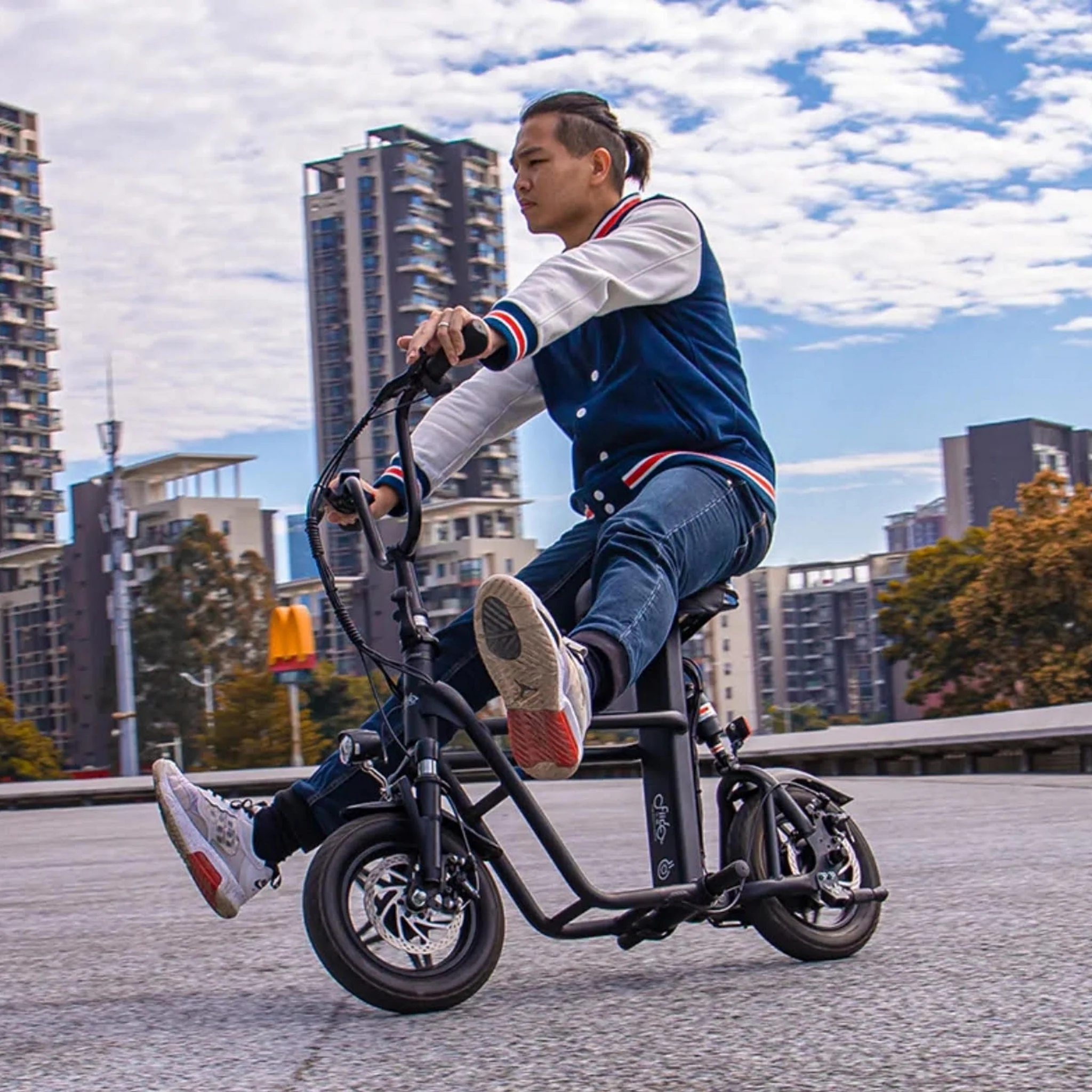 Fiido Q1S Cargo Seated Electric Scooter - Image 3