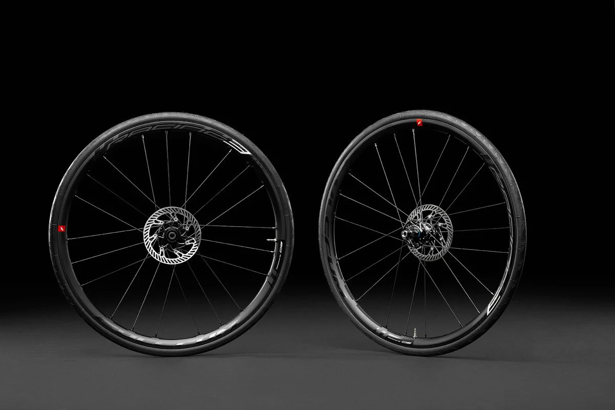 Fulcrum Wheelset Racing 3 Disc Brake 2-Way Fit AFS Thru 23.5ext/17c internal - Image 2