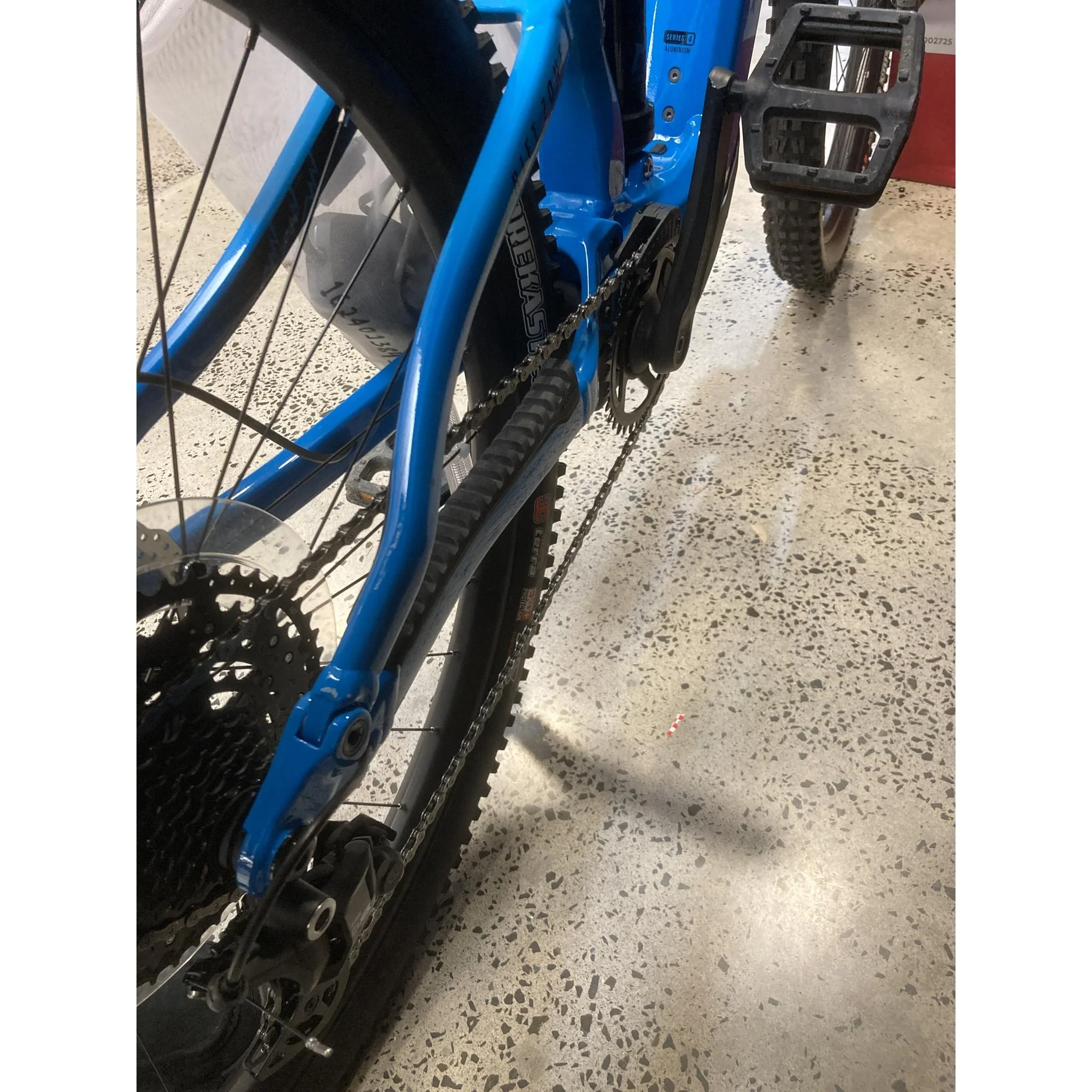 EX-DEMO Marin Rift Zone EL 1 Electric Trail Bike 400Wh Battery Blue/Navy Fade (X-Large) - Image 4