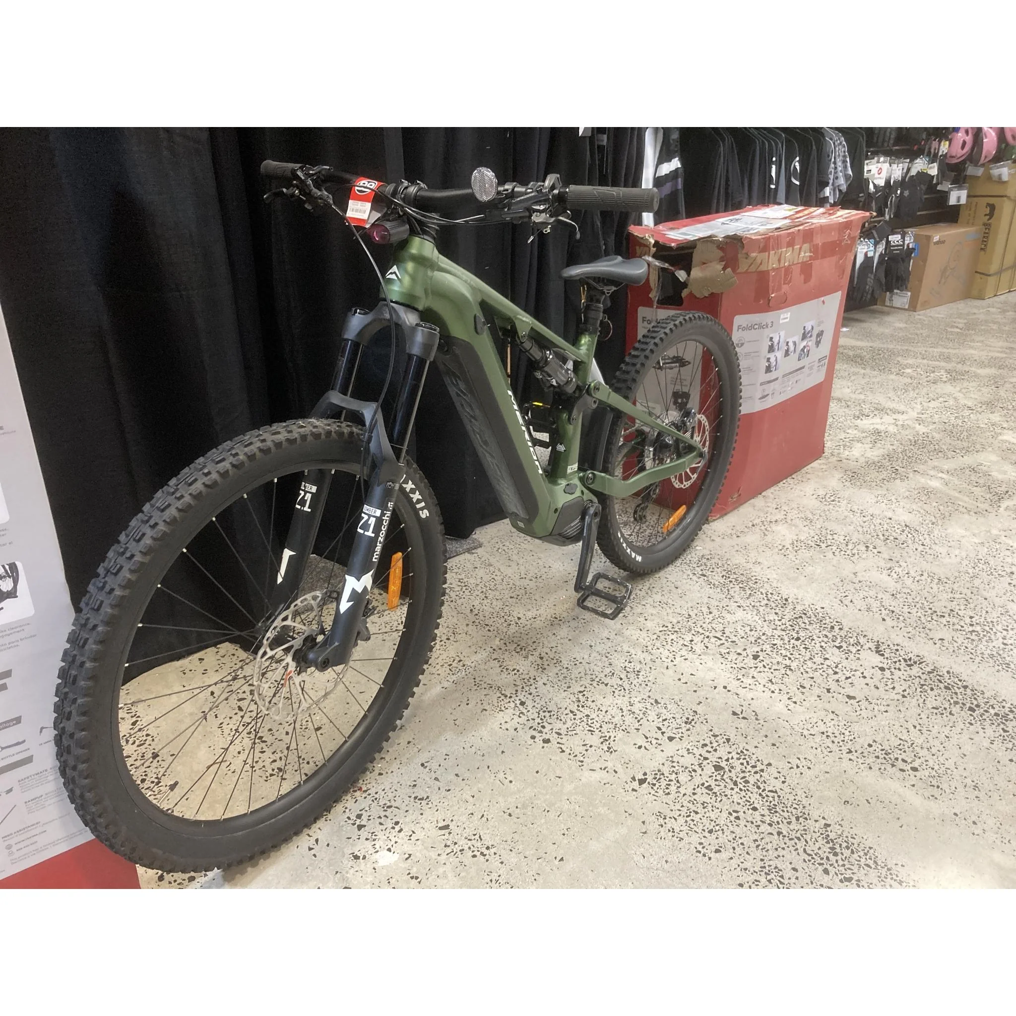 EX-DEMO Merida eOne-Sixty 675 Electric Enduro Bike Silk Fog Green/White (Small) - Image 10