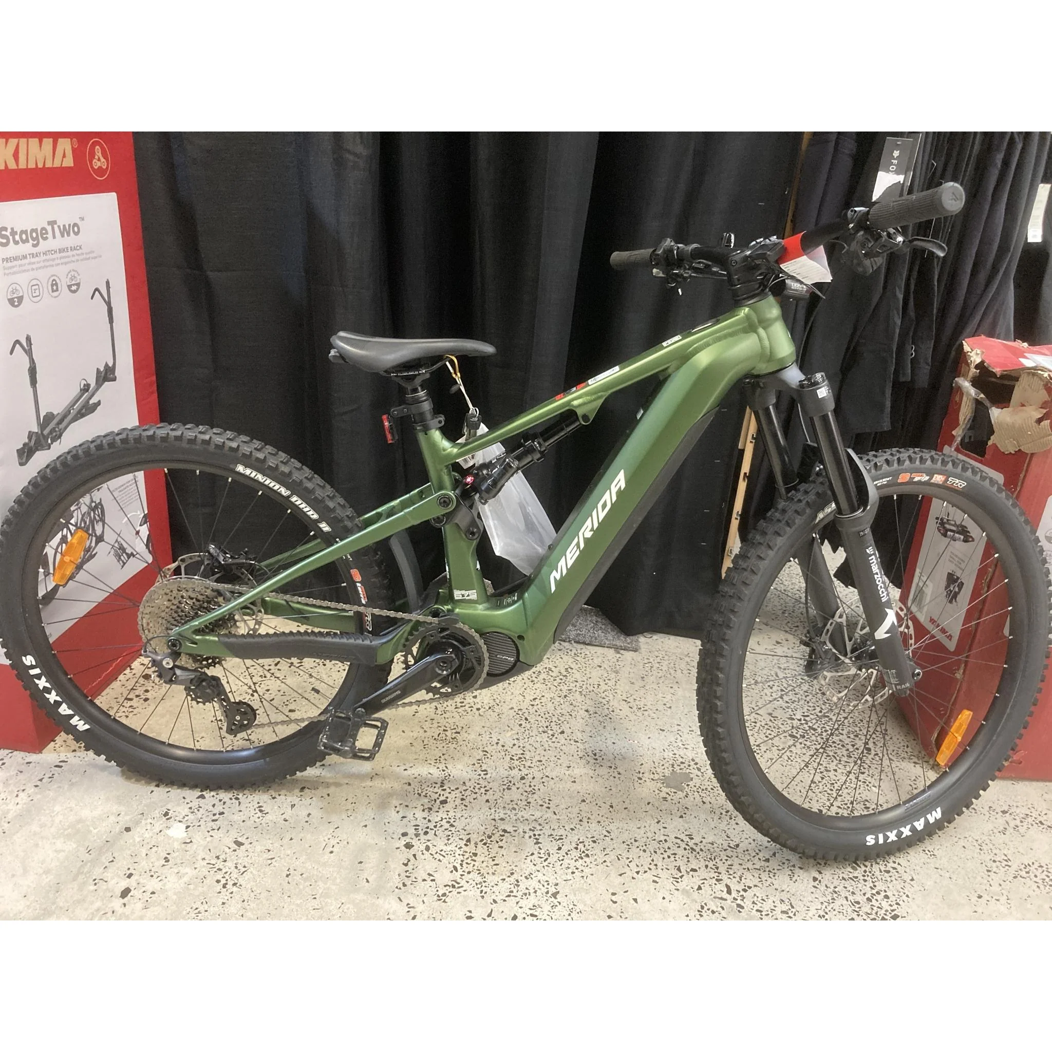 EX-DEMO Merida eOne-Sixty 675 Electric Enduro Bike Silk Fog Green/White (Small) - Image 2