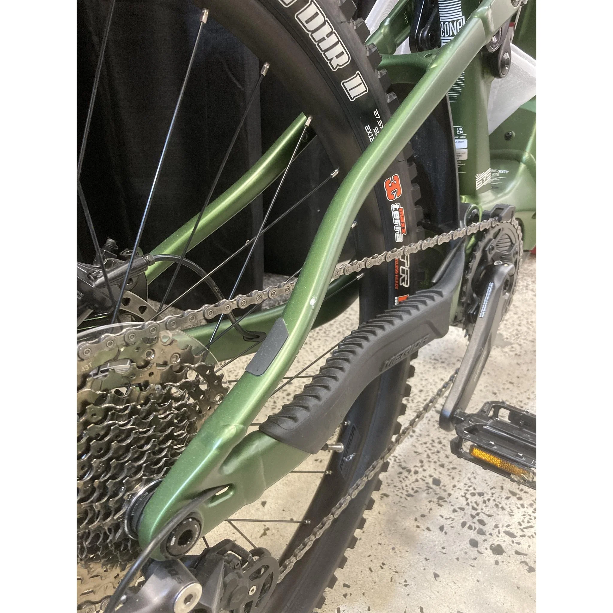 EX-DEMO Merida eOne-Sixty 675 Electric Enduro Bike Silk Fog Green/White (Small) - Image 3