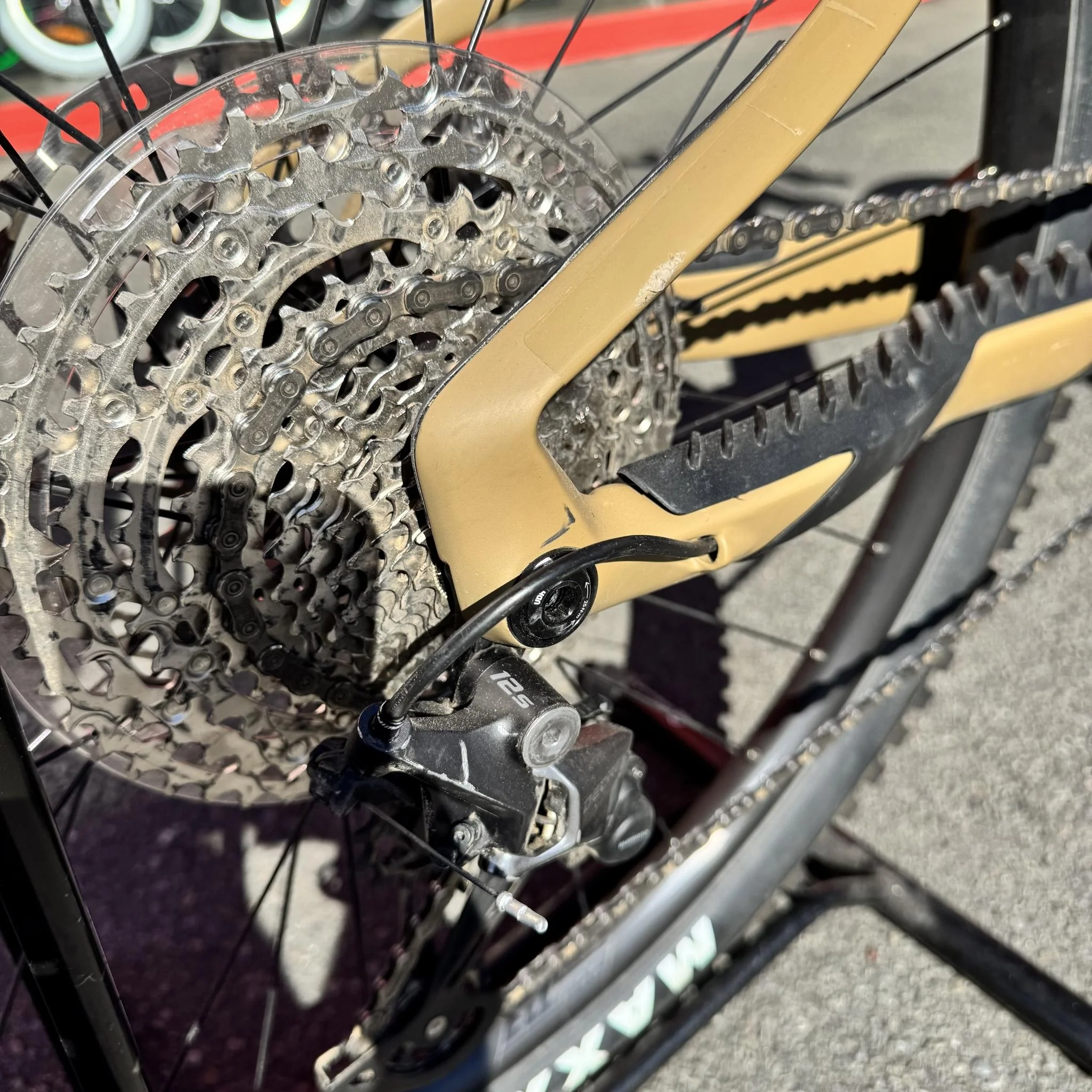 EX-DEMO Merida eOne-Sixty SL 6000 Electric Enduro Bike 400Wh Battery Silk River Clay/Gold (Medium) - Image 9