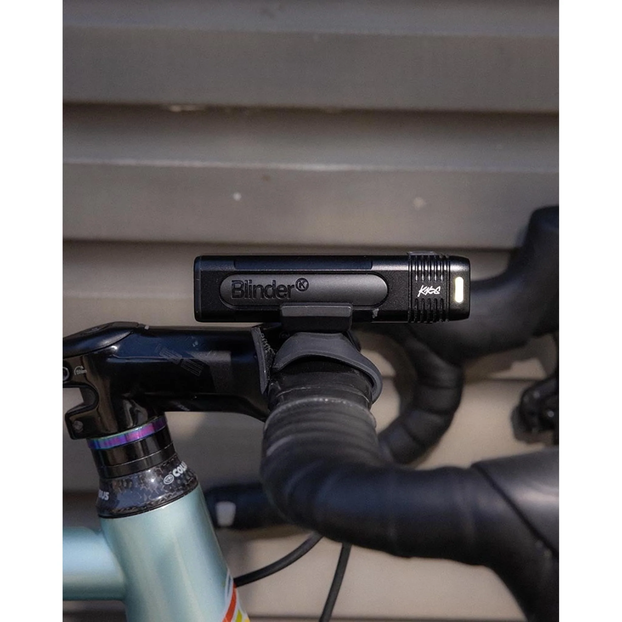 Knog Blinder 1000 Lumens Front Light - Image 2
