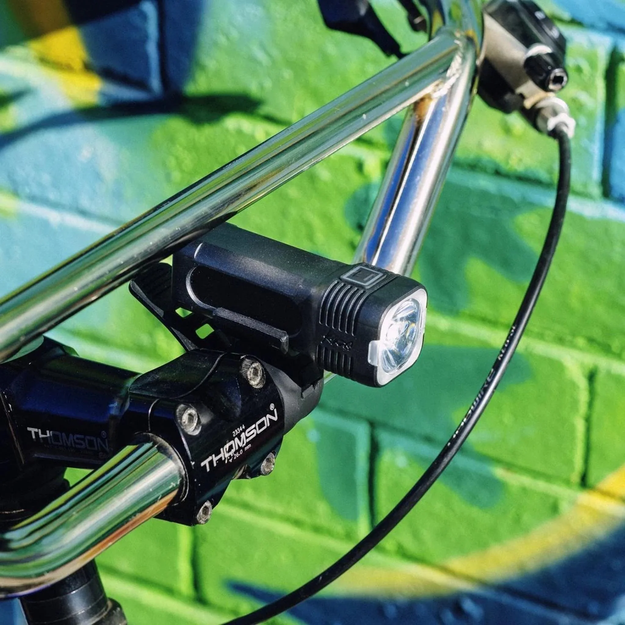 Knog Blinder 400 Front & Plus Rear 20 Lumens Lightset - Image 2