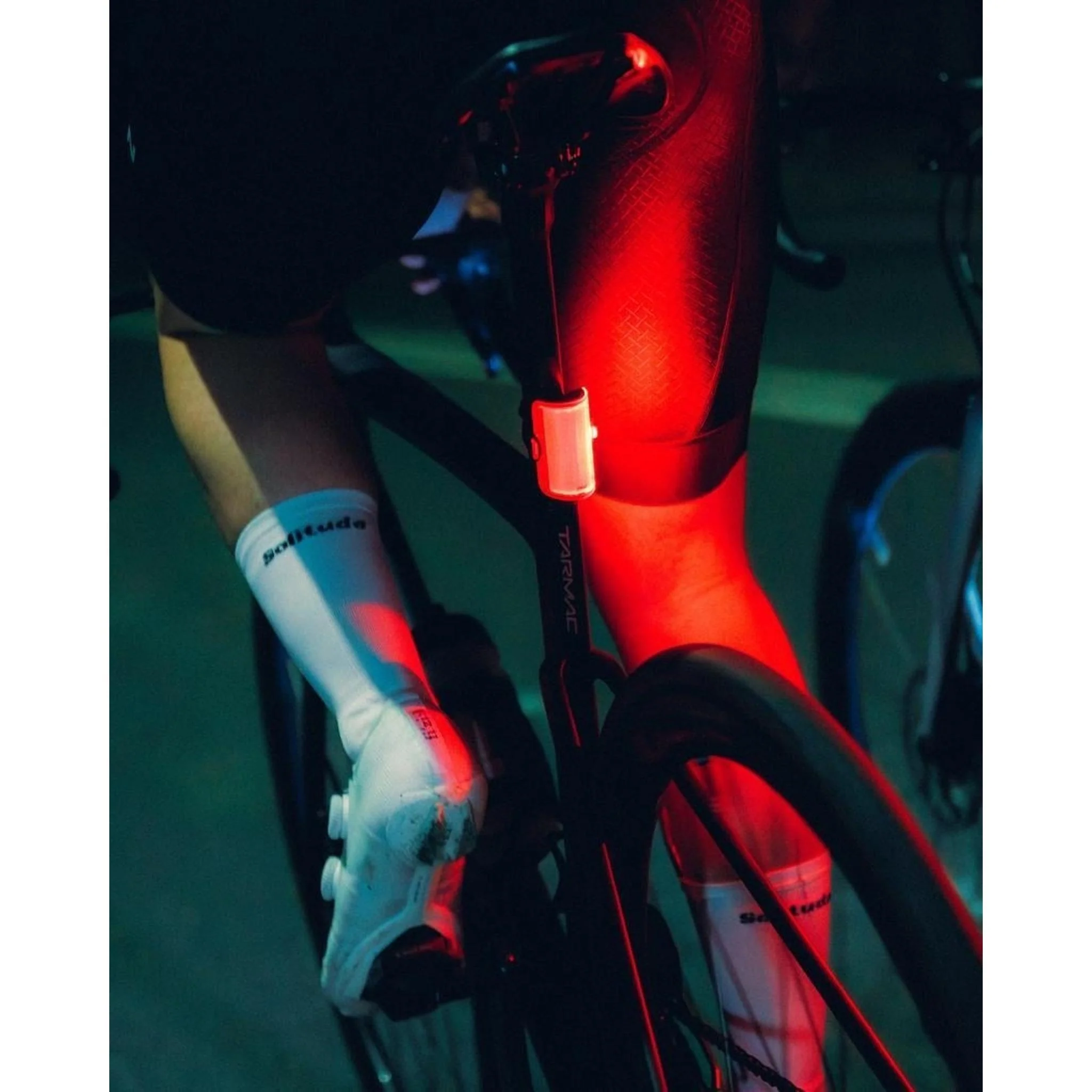 Knog Cobber Reflex 250 Lumens Smart Rear Light - Image 4