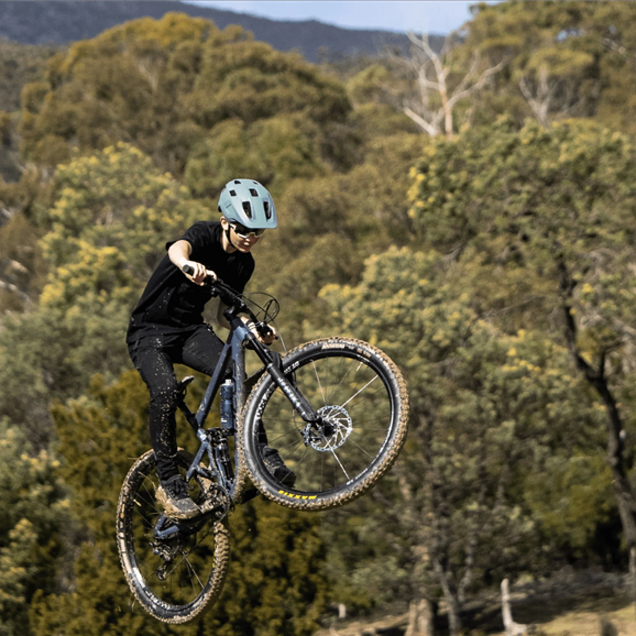 Lazer Lupo Kineticore MTB Helmet Matte Sage - Image 3