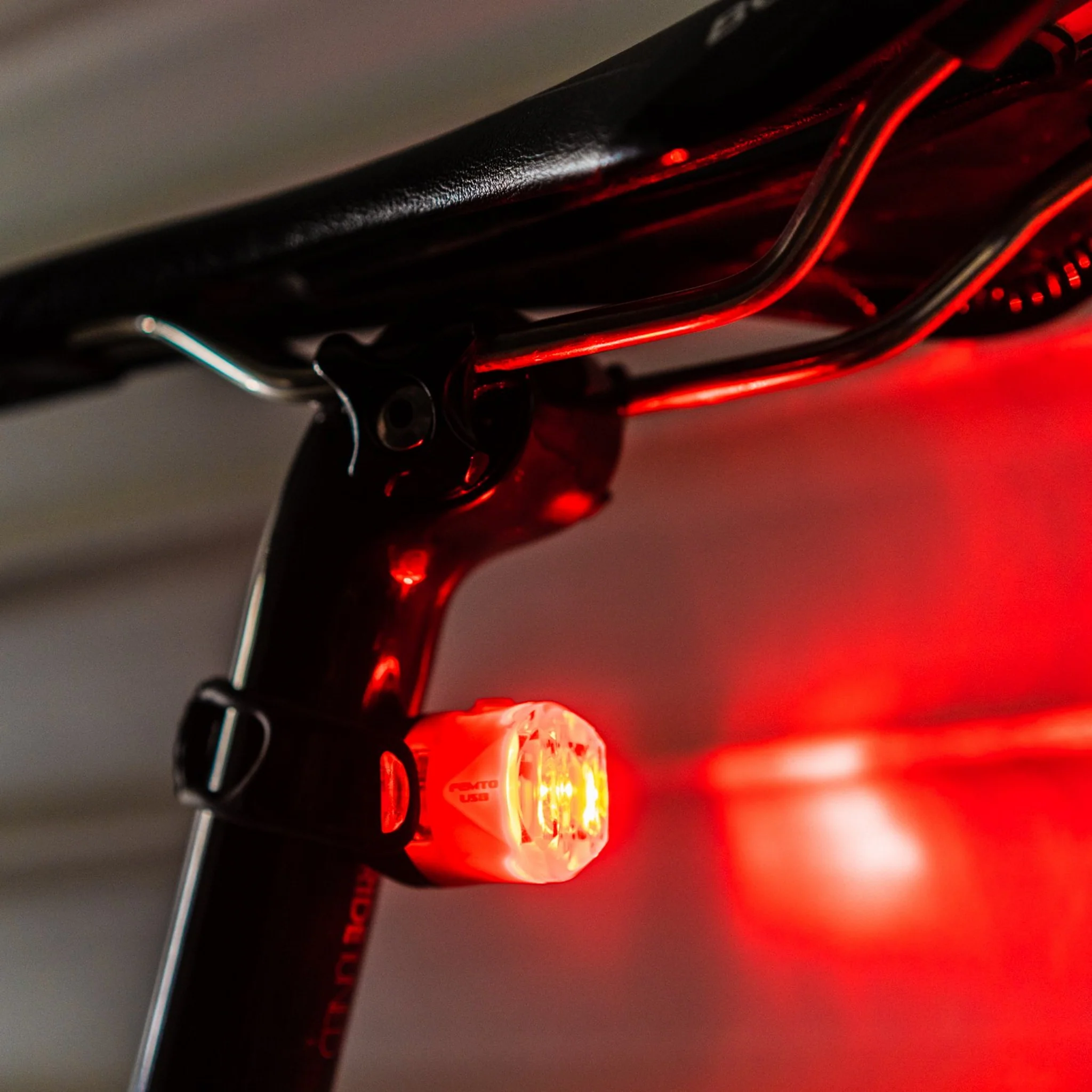 Lezyne Rear Light Femto USB Drive - Image 2