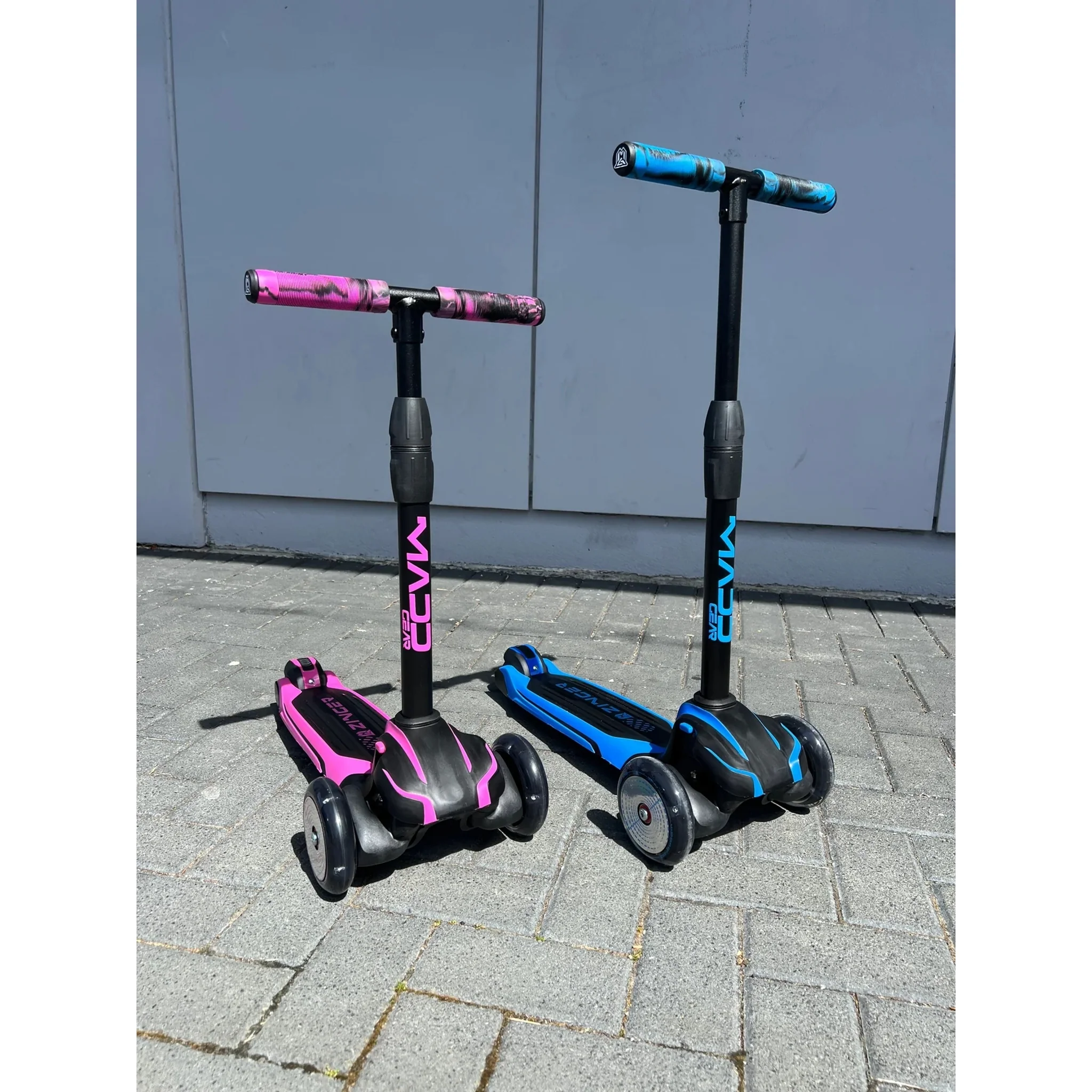 Madd Gear Zinger 3 Wheel Kids Scooter Blue - Image 2