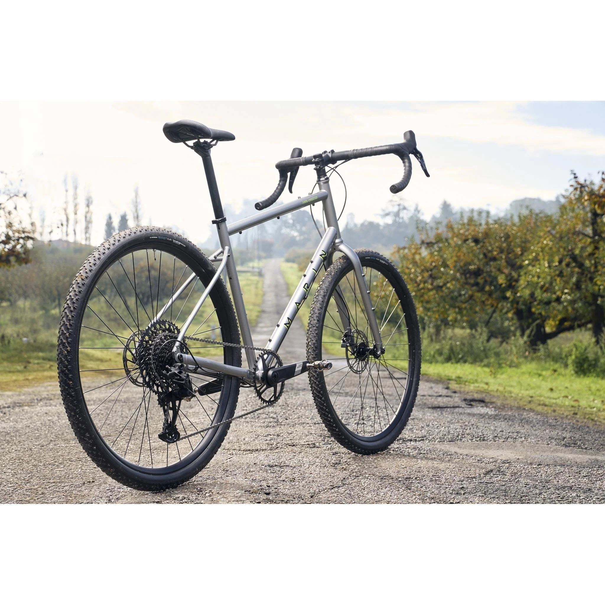 Marin Four Corners 2 Gravel Bike Grey - Image 2