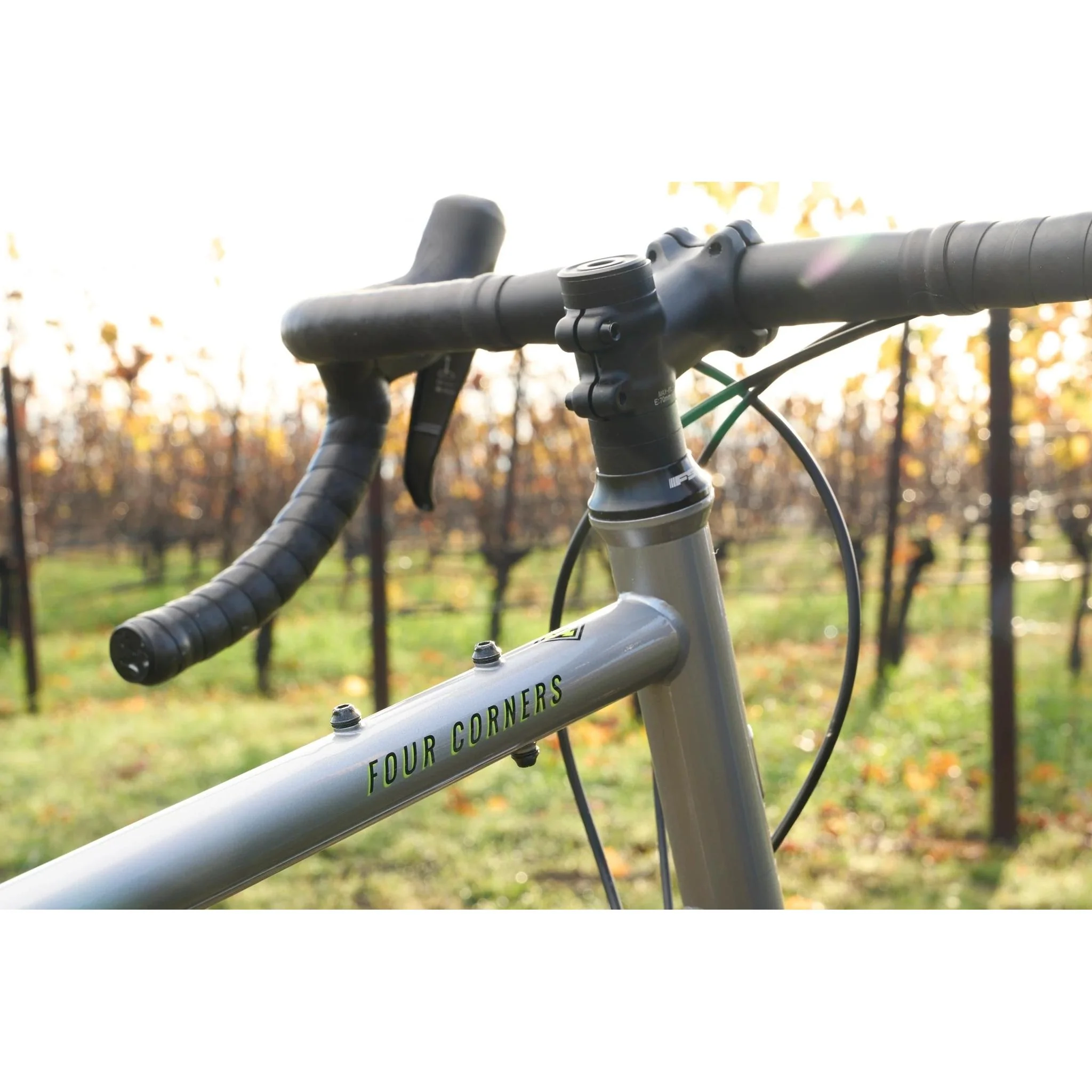 Marin Four Corners 2 Gravel Bike Grey - Image 3