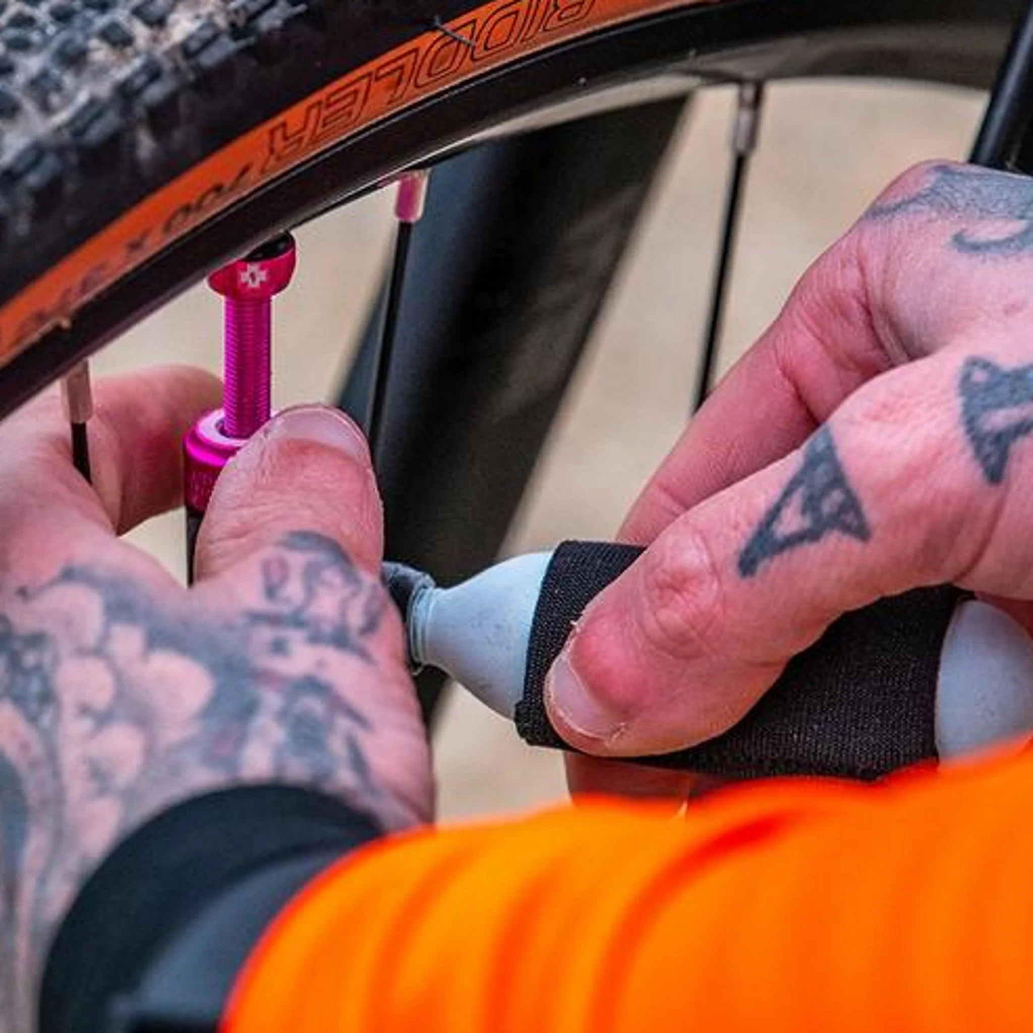 Muc-Off Road CO2 Inflator Kit - Image 3