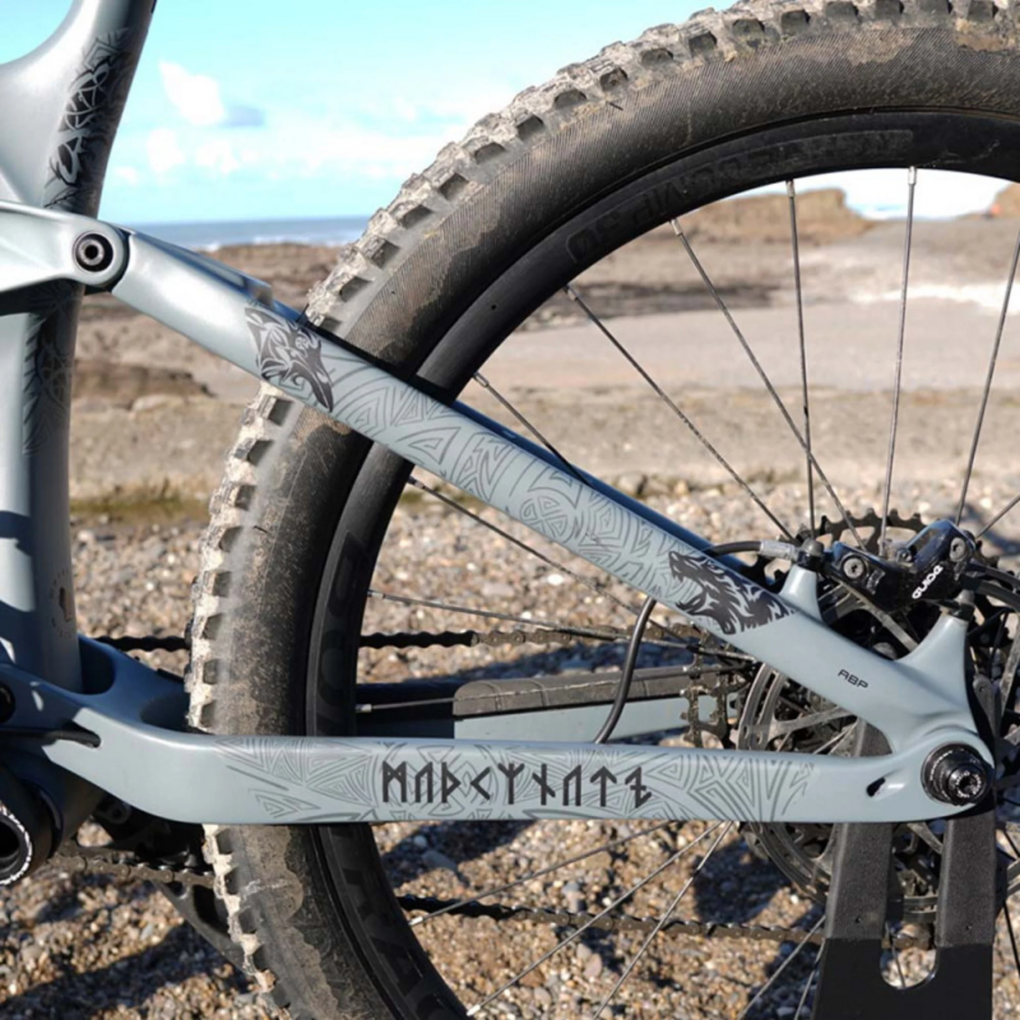 Mucky Nutz Stay Skinz Viking Gloss Finish - Image 2