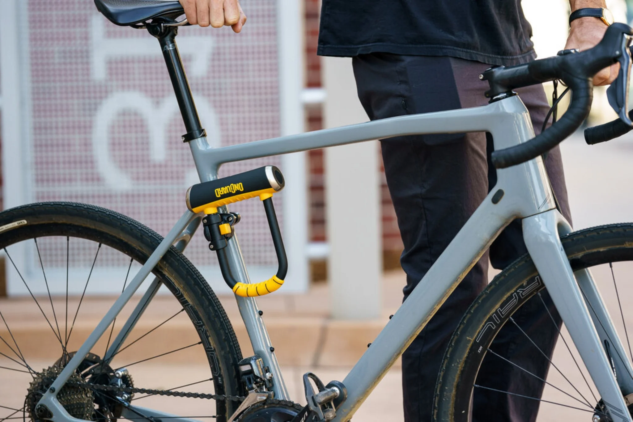 OnGuard Brute 8001 U-Lock - Image 3