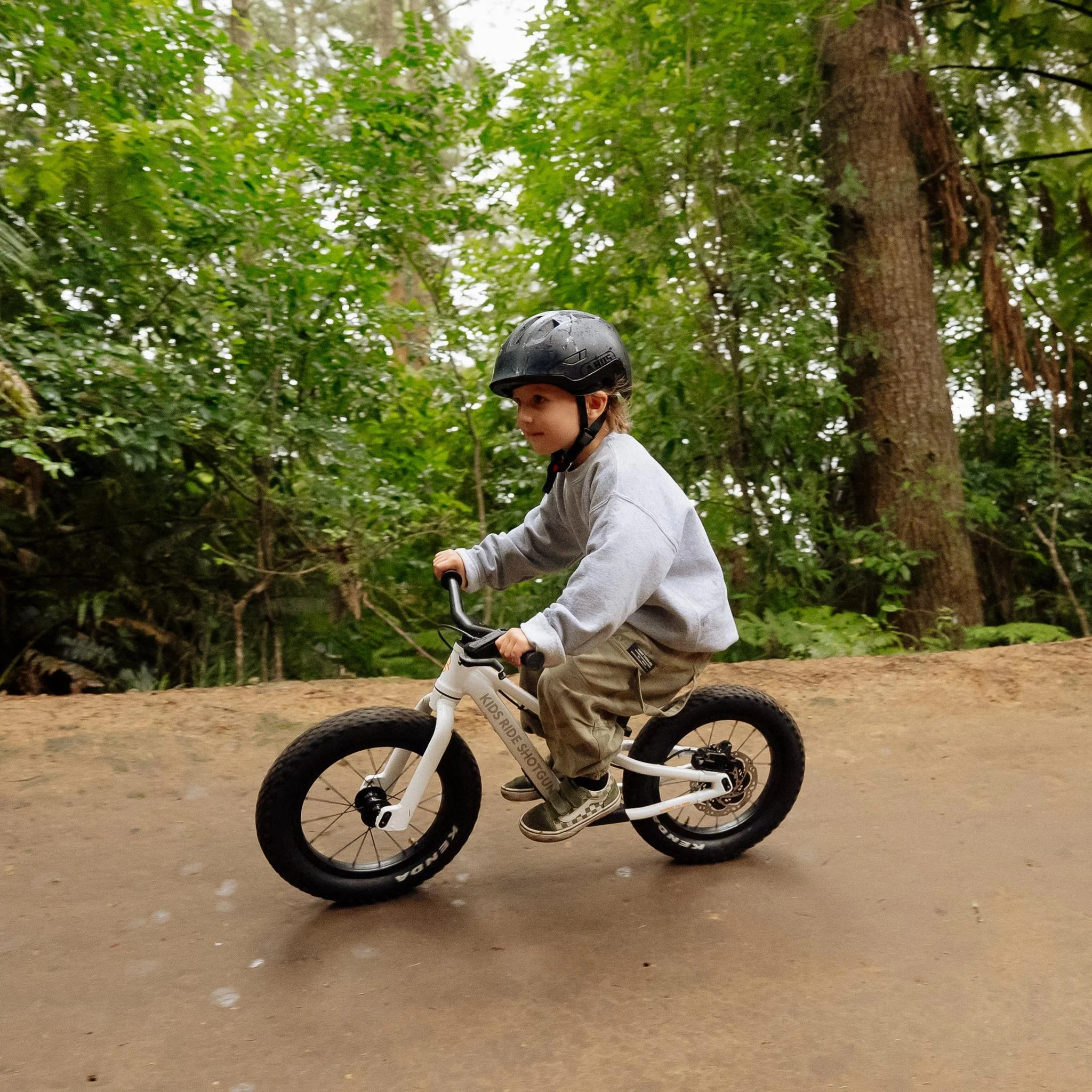 Kids Ride Shotgun Dirt Hero Off-Road Balance Bike 12" Arctic Storm White - Image 3