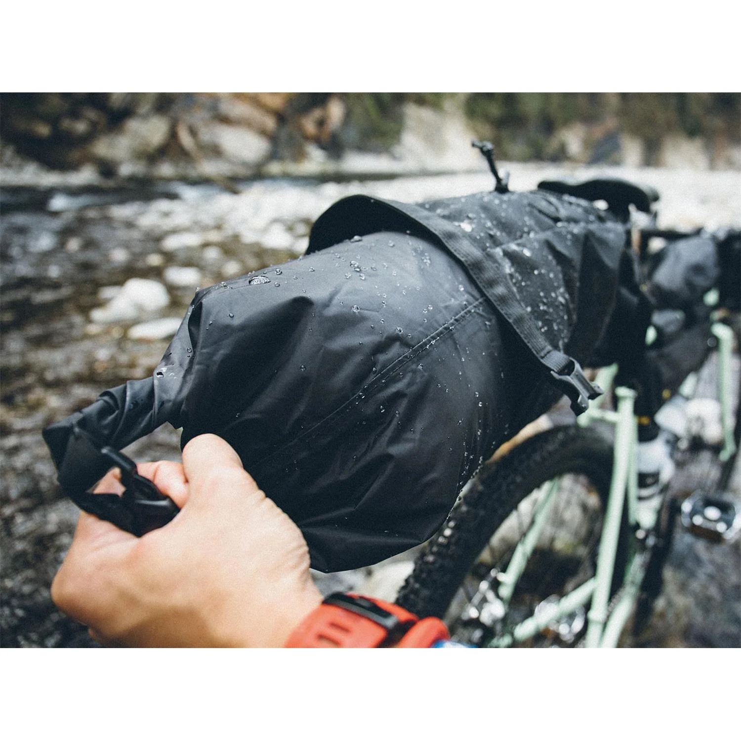 Topeak BackLoader 6L Seatpost Bag - Image 5