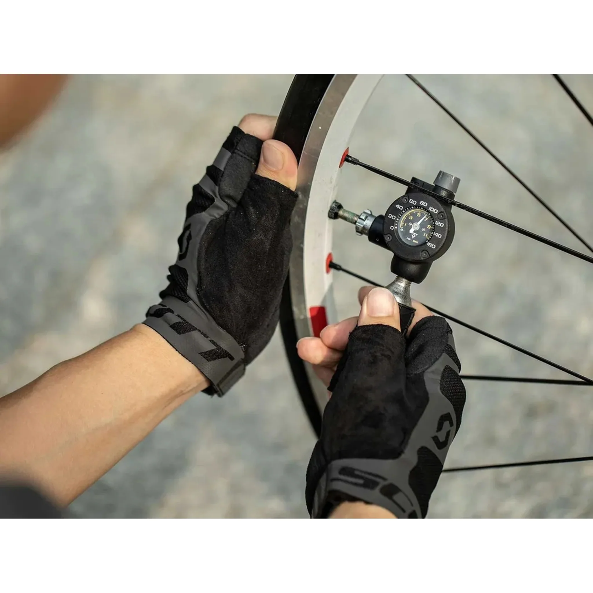 Topeak Airbooster CO2 Inflator w/ Gauge - Image 4