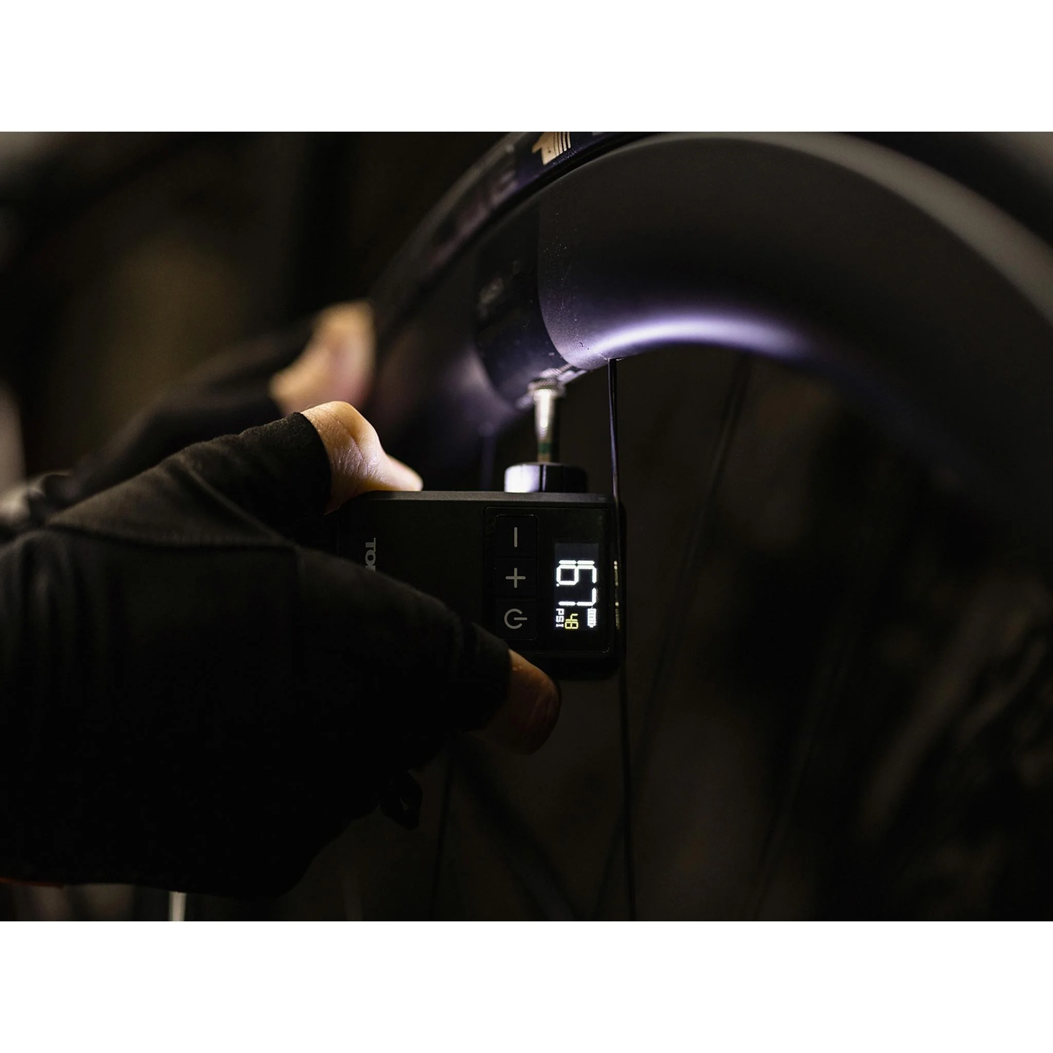 Topeak E-Booster Digital Mini Electric Bike Tyre Pump - Image 4