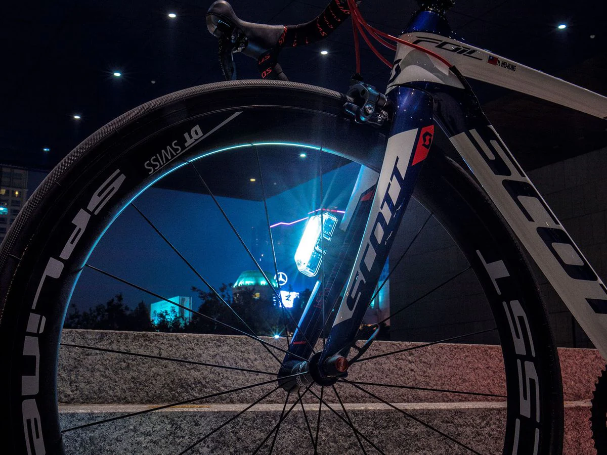 Topeak Light WhiteLite Front Aero USB 1W 110 Lumens - Image 4