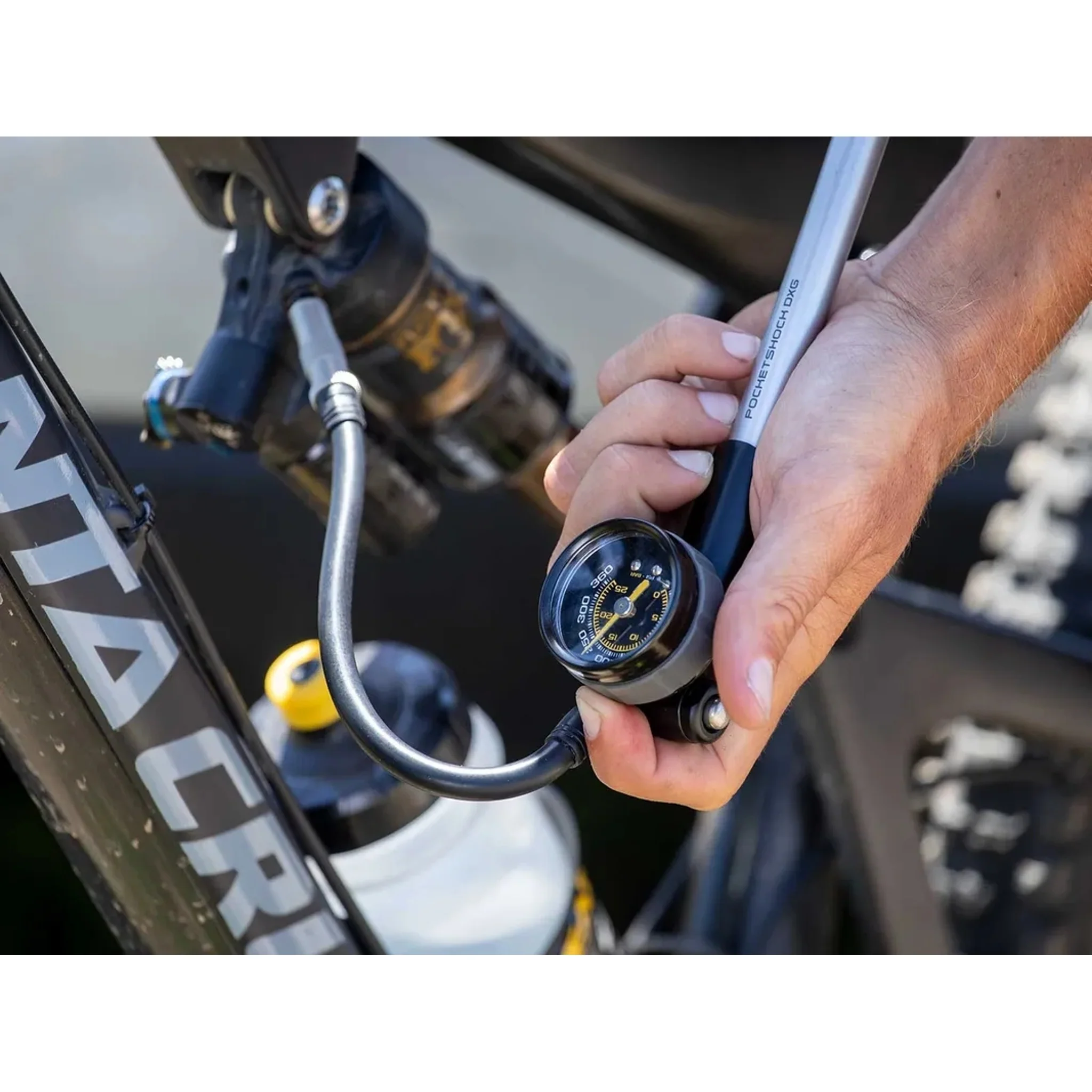 Topeak Pocketshock DXG XL Shock Pump with Dial Gauge - Image 2