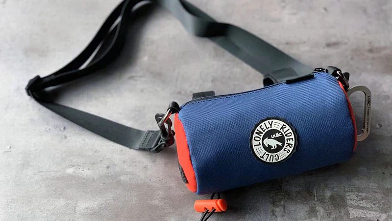ULAC Handlebar Roll Bag 1.1L with Carabiner Black / Grey - Image 9
