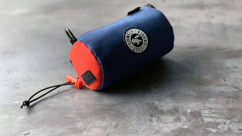 ULAC Handlebar Roll Bag 1.1L with Carabiner Navy Orange - Image 2