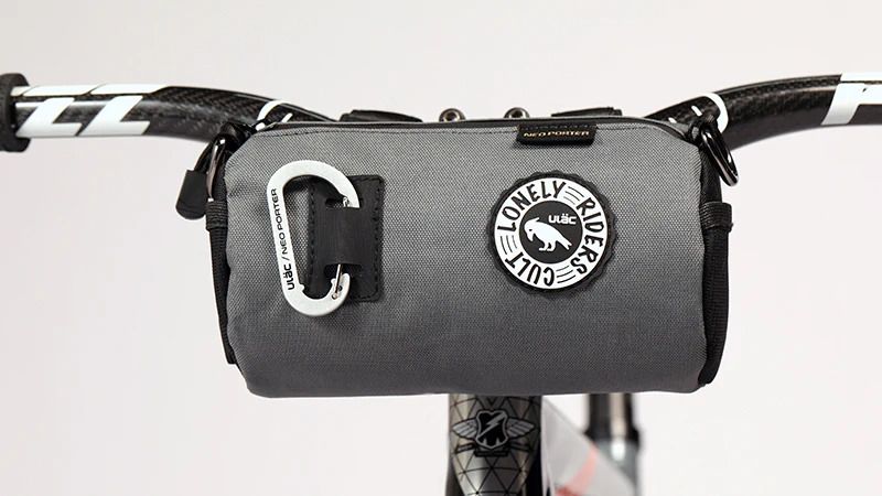 ULAC Handlebar Roll Bag 1.5L with Carabiner Grey / Black - Image 2