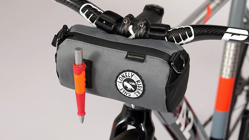 ULAC Handlebar Roll Bag 1.5L with Carabiner Grey / Black - Image 3